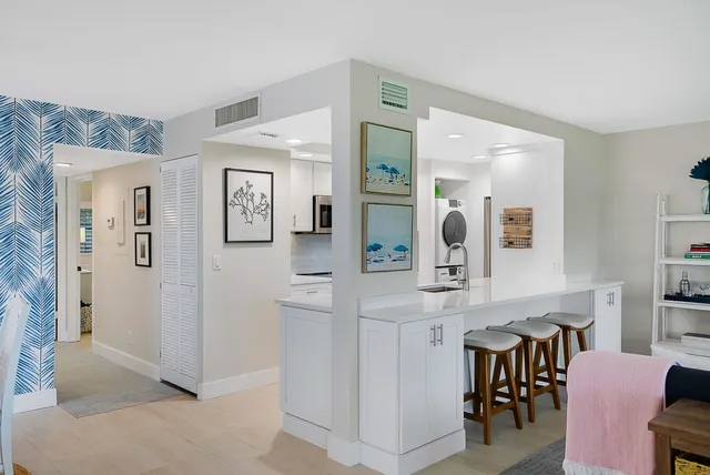 $6,000 | 269 Northeast Edgewater Drive, Stuart, FL 34996