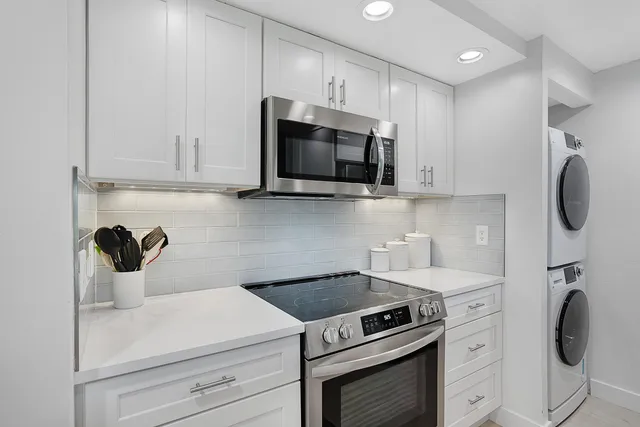 $6,000 | 269 Northeast Edgewater Drive, Stuart, FL 34996