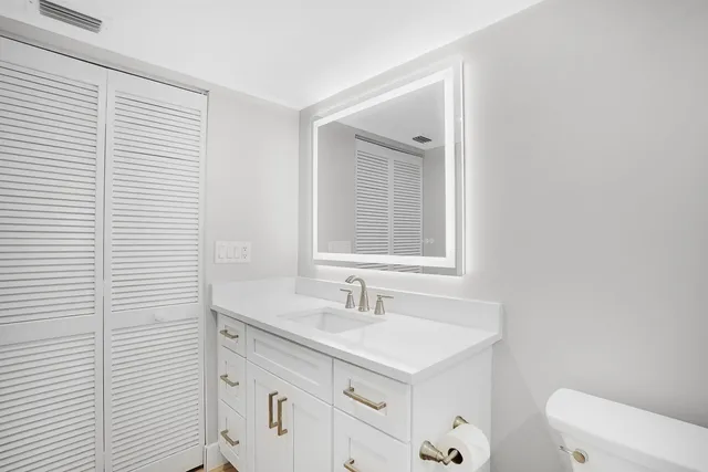 $6,000 | 269 Northeast Edgewater Drive, Stuart, FL 34996