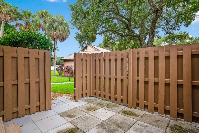 $6,000 | 269 Northeast Edgewater Drive, Stuart, FL 34996