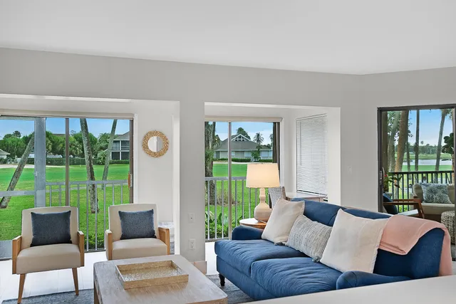 $6,000 | 269 Northeast Edgewater Drive, Stuart, FL 34996