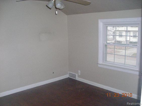 2153 Hampton Road Grosse Pointe, MI 48236 - Photo 6 of 12 bedroom