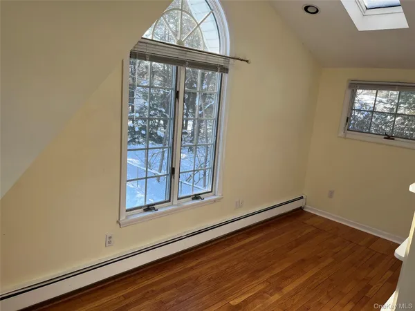 $3,300 | 17 Washington Avenue, Unit COTTAGE, Bedford, NY 10506