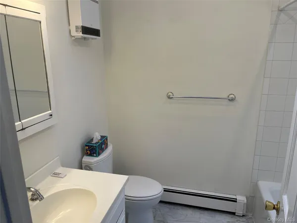 $3,300 | 17 Washington Avenue, Unit COTTAGE, Bedford, NY 10506