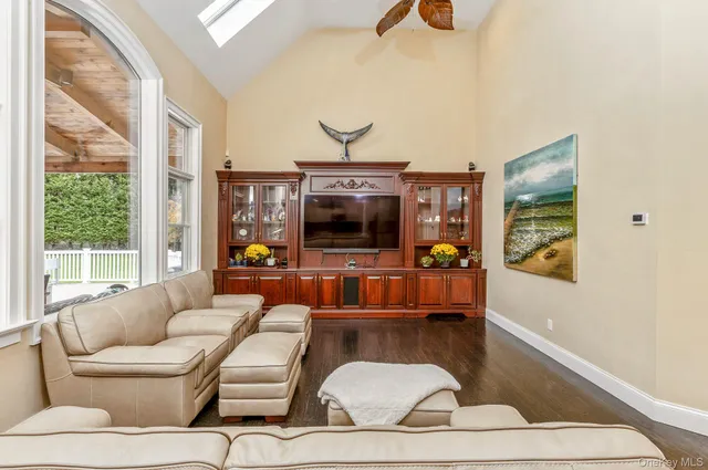 $1,399,000 | 42 Old Neck Court, Manorville, NY 11949