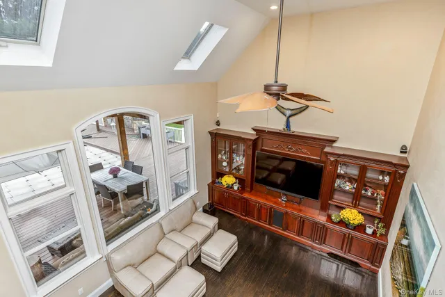 $1,399,000 | 42 Old Neck Court, Manorville, NY 11949