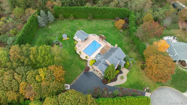 $1,399,000 | 42 Old Neck Court, Manorville, NY 11949