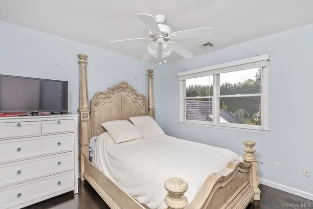 $1,399,000 | 42 Old Neck Court, Manorville, NY 11949