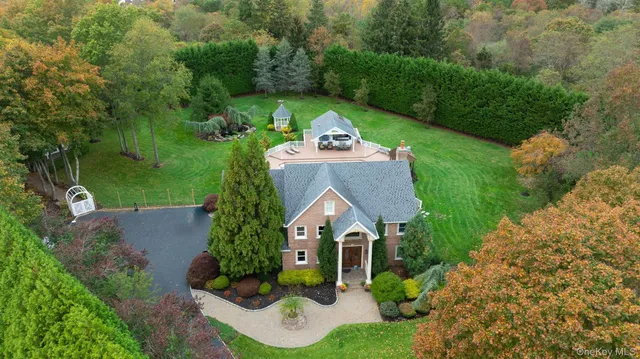 $1,399,000 | 42 Old Neck Court, Manorville, NY 11949