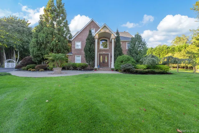 $1,399,000 | 42 Old Neck Court, Manorville, NY 11949