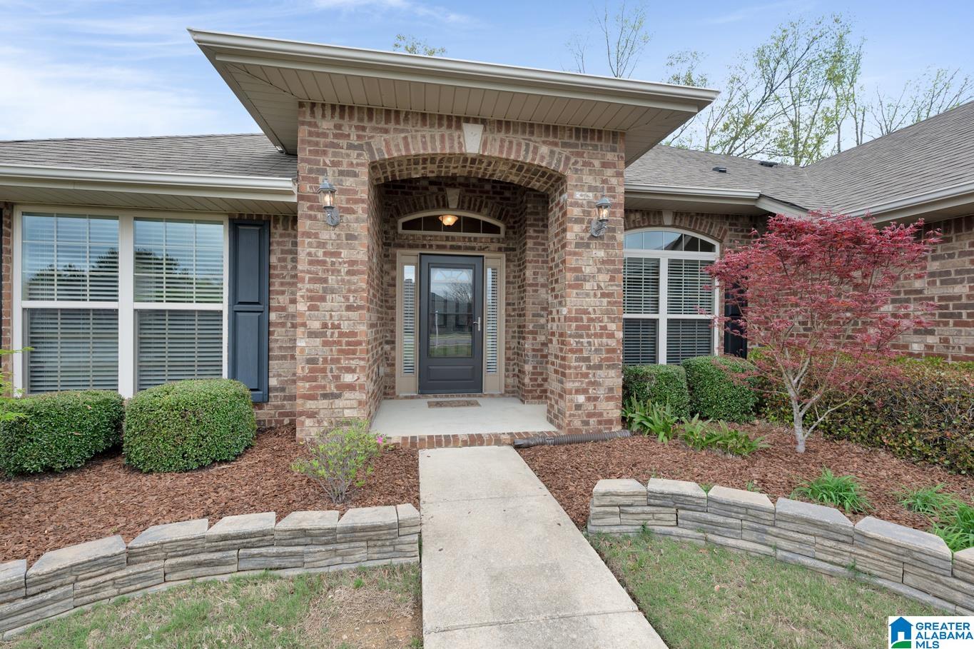 137 Golden Meadows Drive Alabaster, AL 35007 - Photo 2 of 33