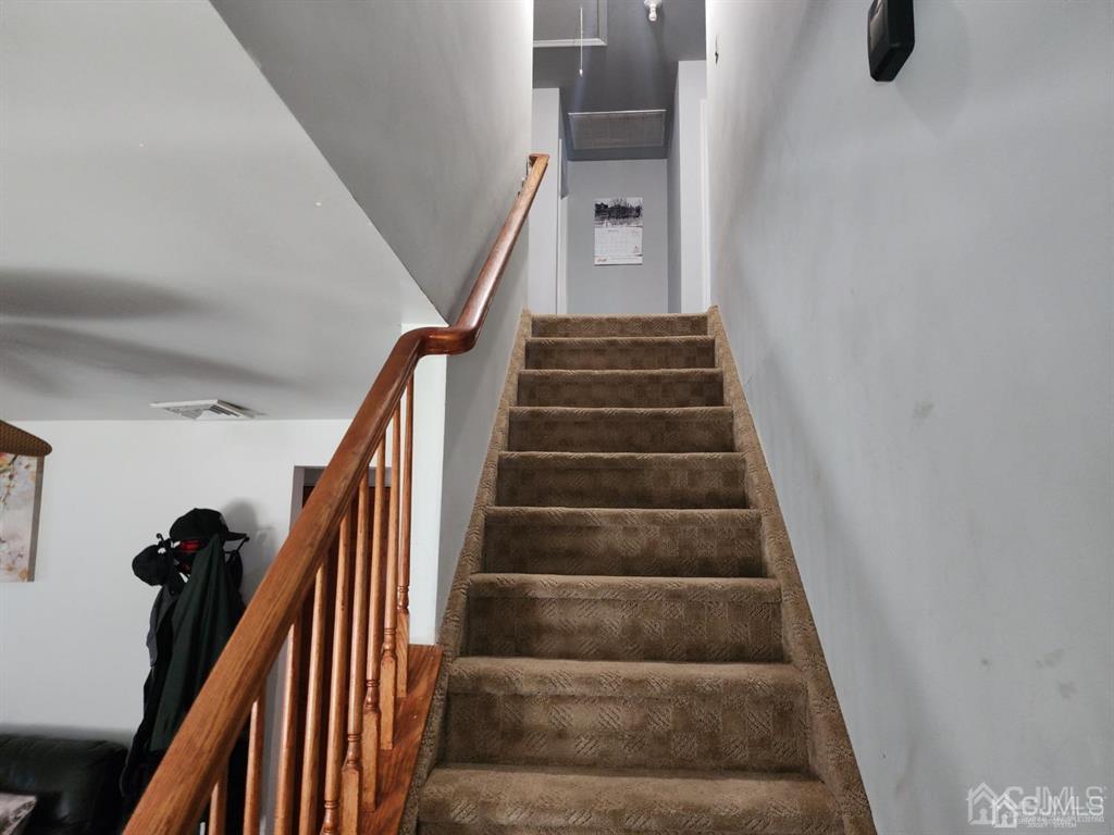 184 Raritan Street Keyport, NJ 07735 - Photo 10 of 24 a view of entryway
