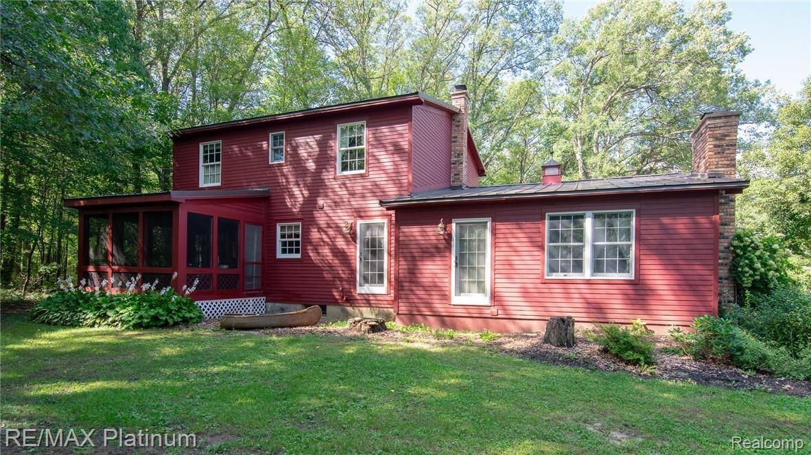 12214 Foley Road Fenton, MI 48430 - Photo 31 of 40 back of houseU.jpg