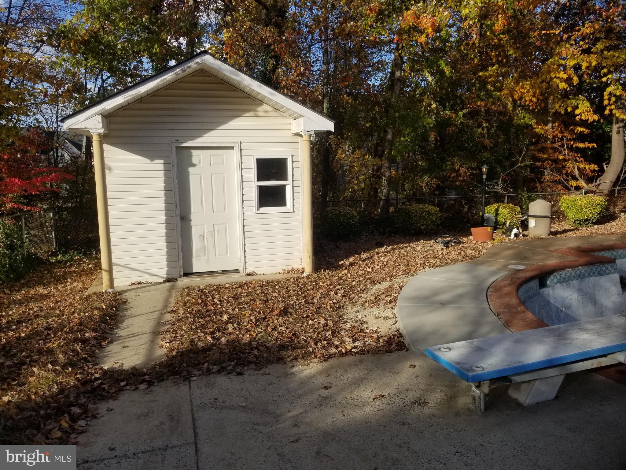 13215 Kurtz Road Woodbridge, VA 22193 - Photo 17 of 18 Back