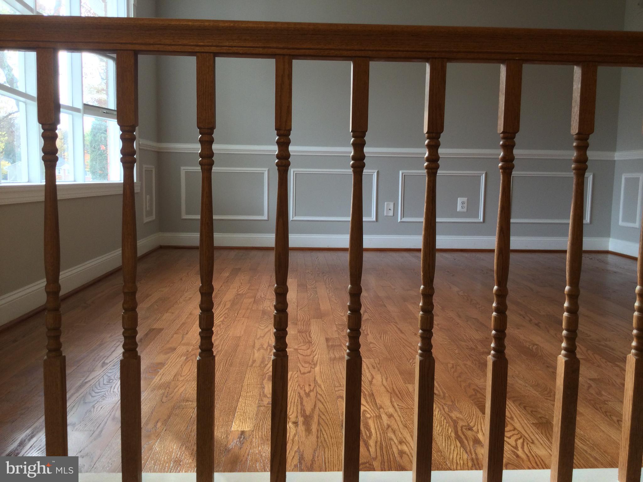 13215 Kurtz Road Woodbridge, VA 22193 - Photo 3 of 18 Living Room