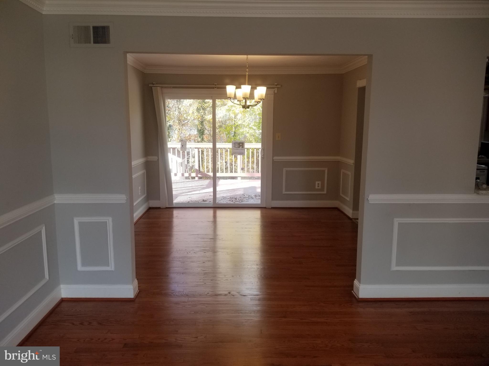 13215 Kurtz Road Woodbridge, VA 22193 - Photo 5 of 18 Dining Room