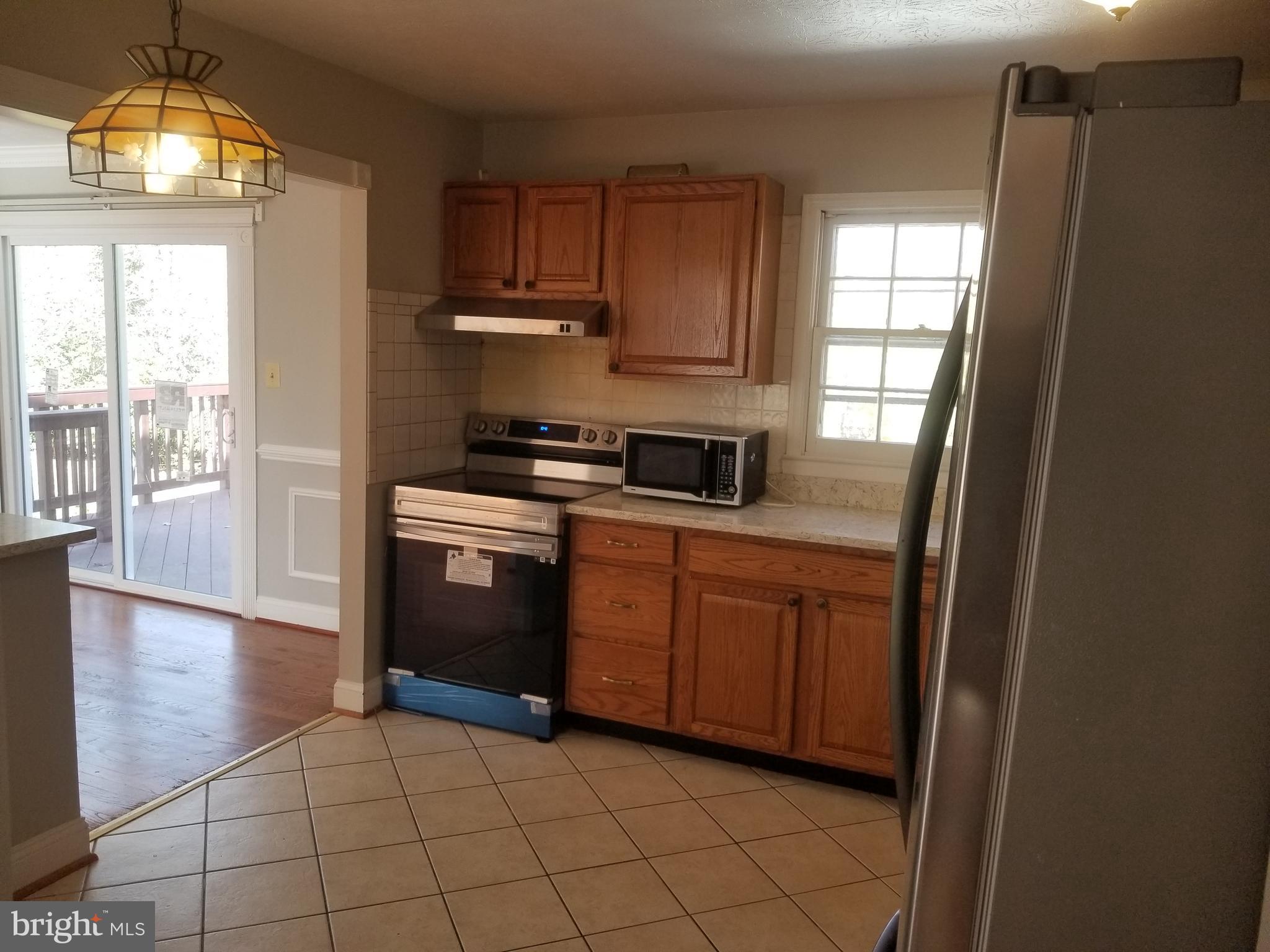 13215 Kurtz Road Woodbridge, VA 22193 - Photo 7 of 18 Kitchen
