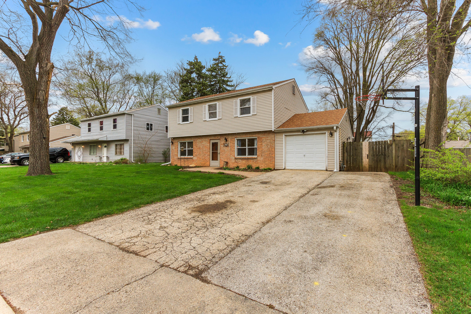 524 Spruce Road Bolingbrook, IL 60440 - Photo 2 of 33 a front view of house with yard