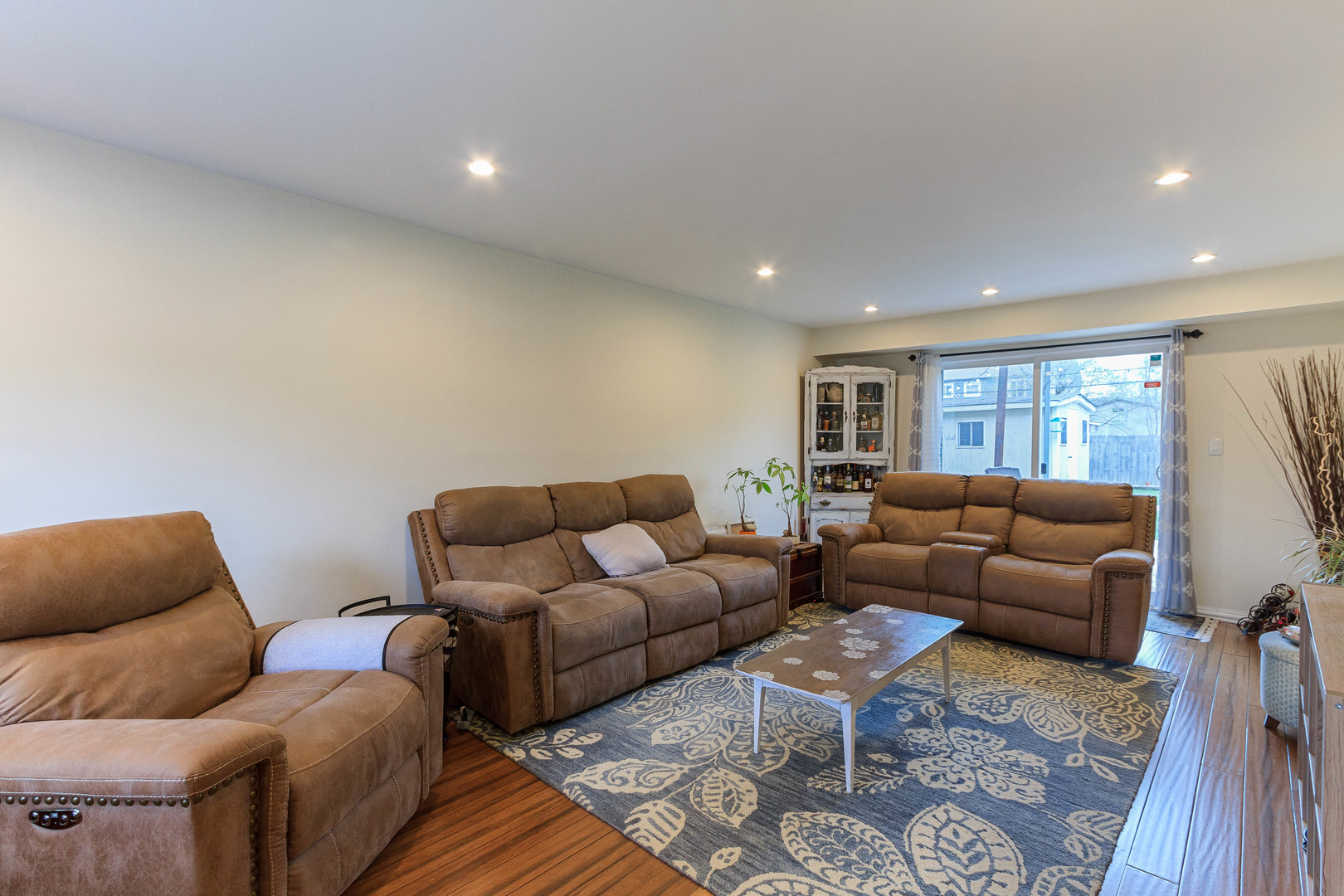524 Spruce Road Bolingbrook, IL 60440 - Photo 6 of 33 a living room with furniture and a couch