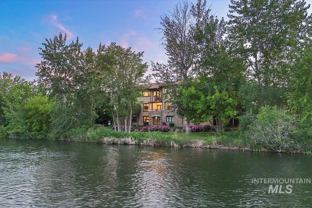 3612 North Prospect Way  