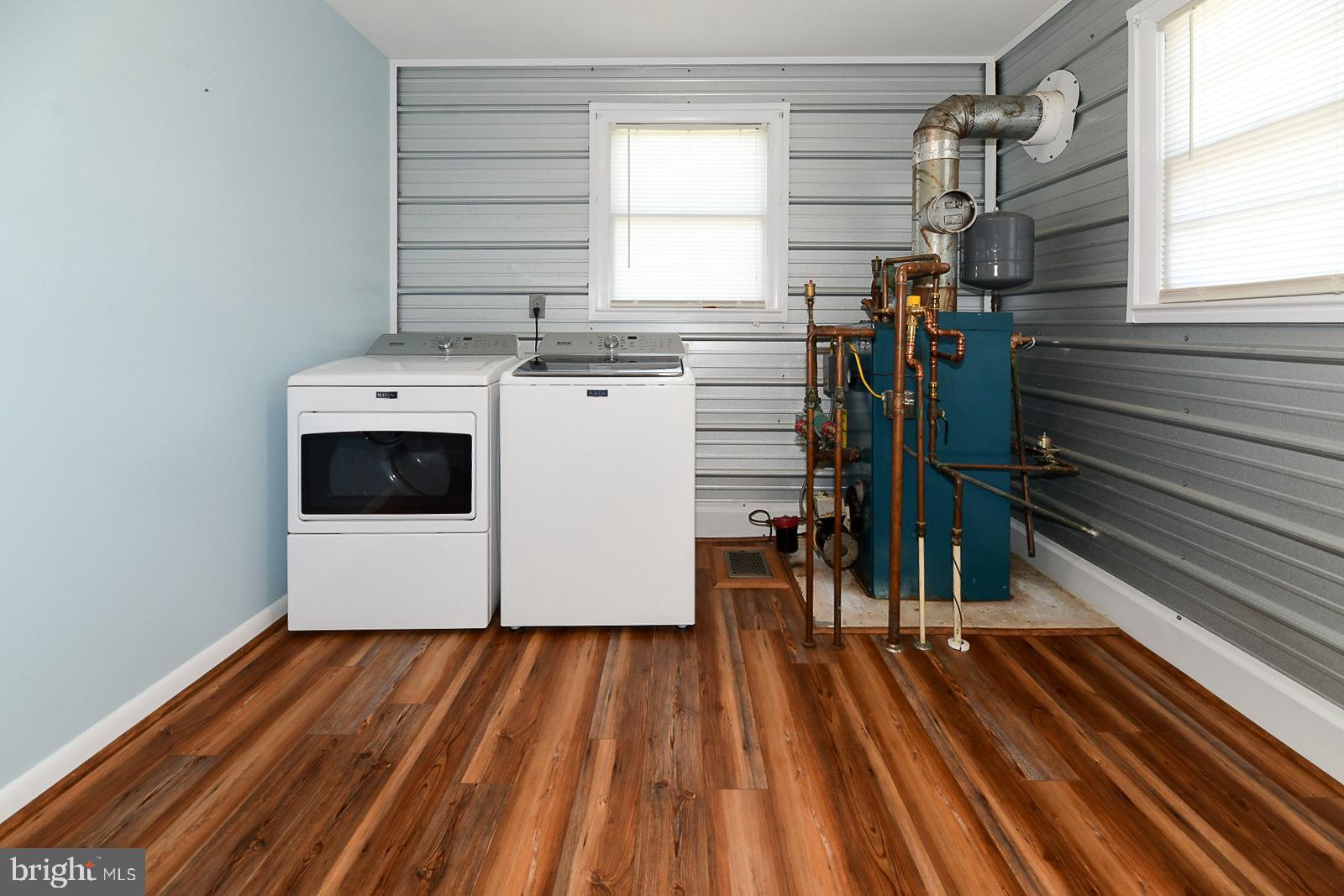 40480 Parsons Mill Road Leonardtown, MD 20650 - Photo 32 of 48 a utility room with washer and dryer