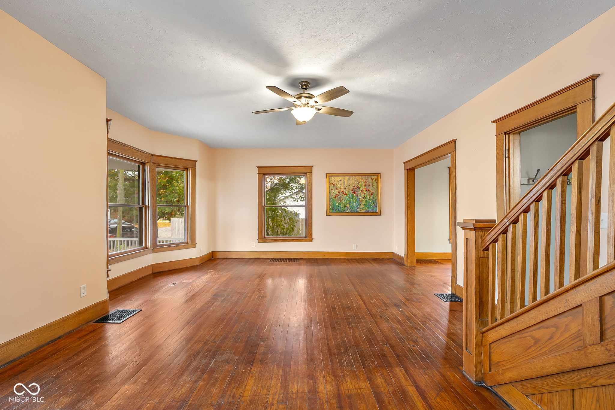 818 Sycamore Street Columbus, IN 47201 - Photo 7 of 52