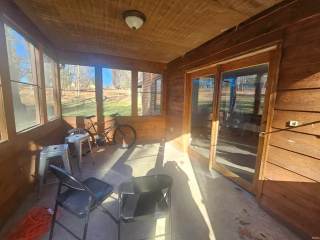 $2,500 | 4035 North Hinkle Road, Bloomington, IN 47408