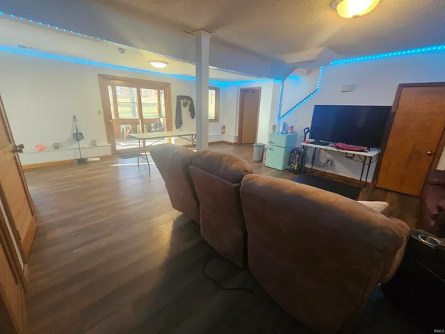 $2,500 | 4035 North Hinkle Road, Bloomington, IN 47408