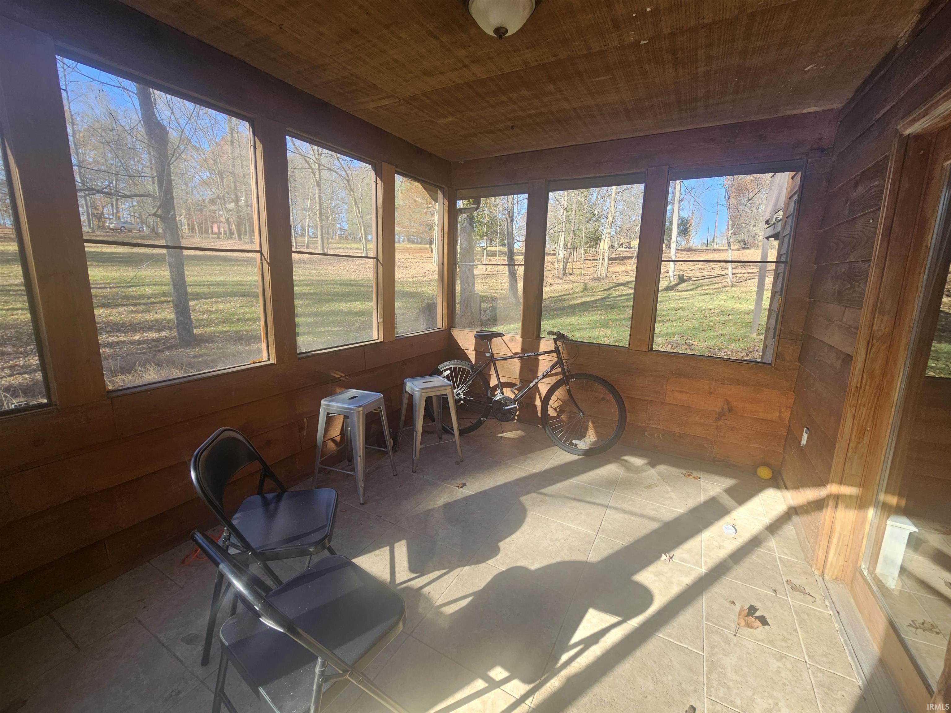 4035 North Hinkle Road Bloomington, IN 47408 - Photo 10 of 18