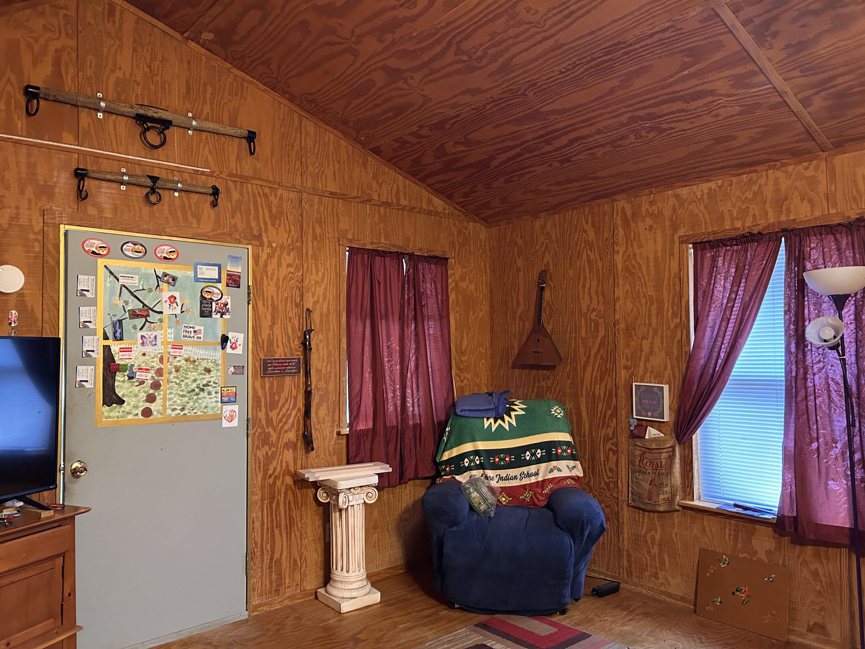 6853 Preston Posey Road Baker, FL 32531 - Photo 7 of 12 a living room with furniture