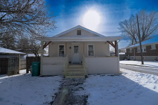 $230,000 | 806 Woods Avenue, Joliet, IL 60436