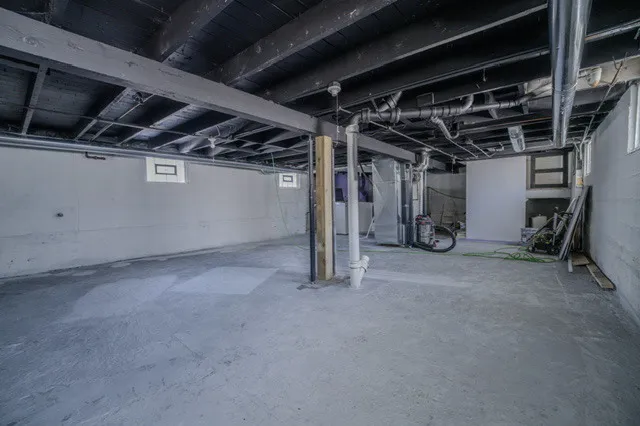 $230,000 | 806 Woods Avenue, Joliet, IL 60436