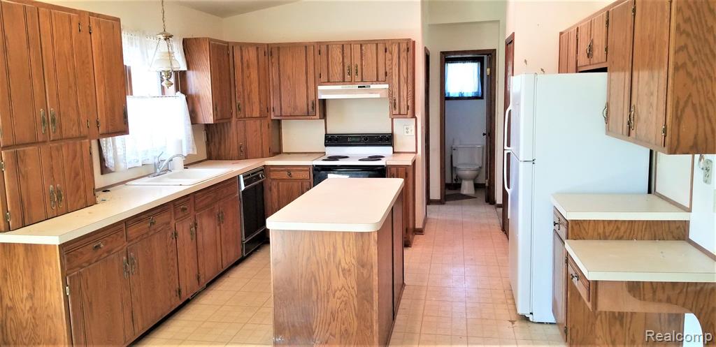 4431 Pratt Road Metamora, MI 48455 - Photo 15 of 36