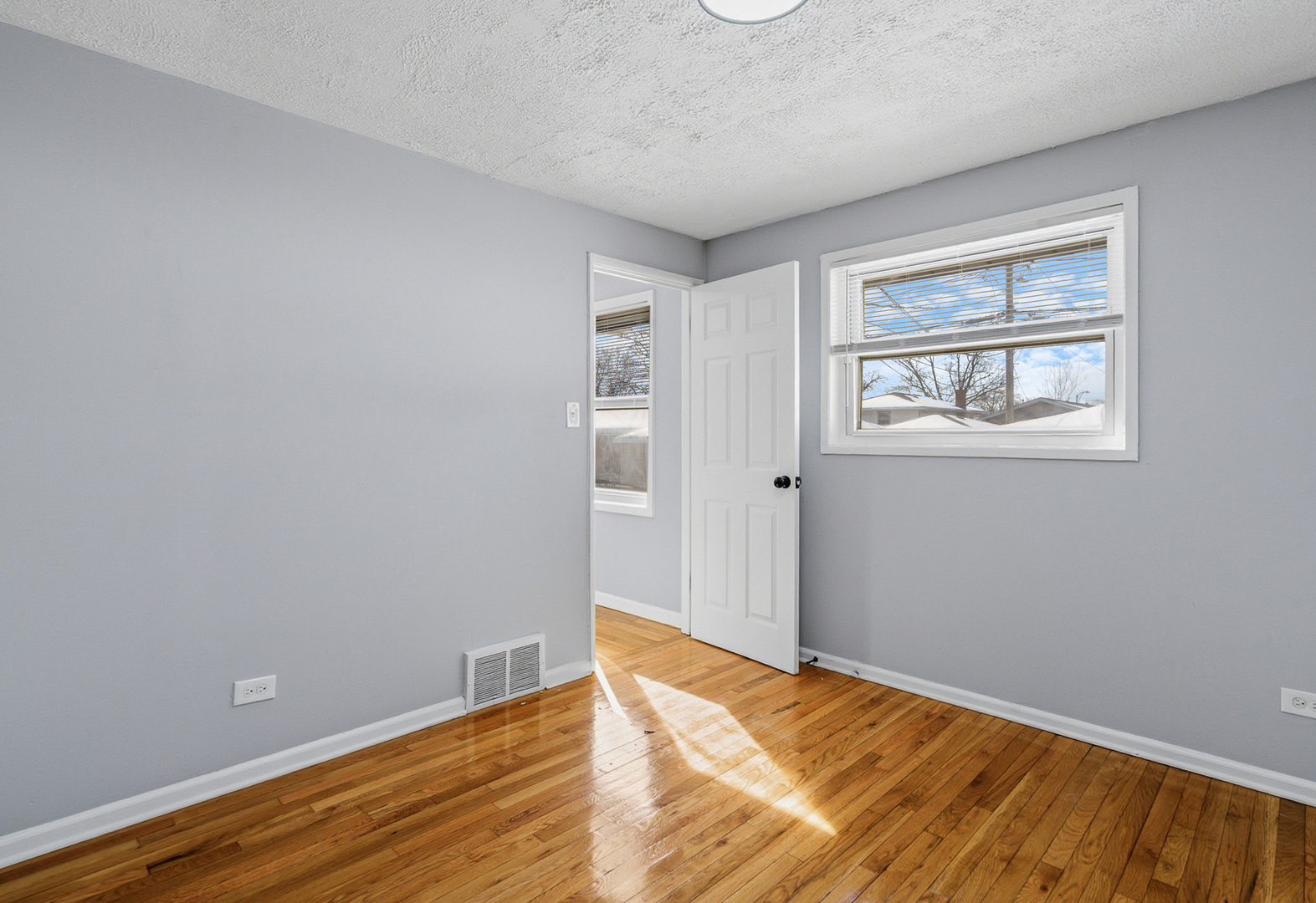 11610 South Aberdeen Street Chicago, IL 60643 - Photo 13 of 31