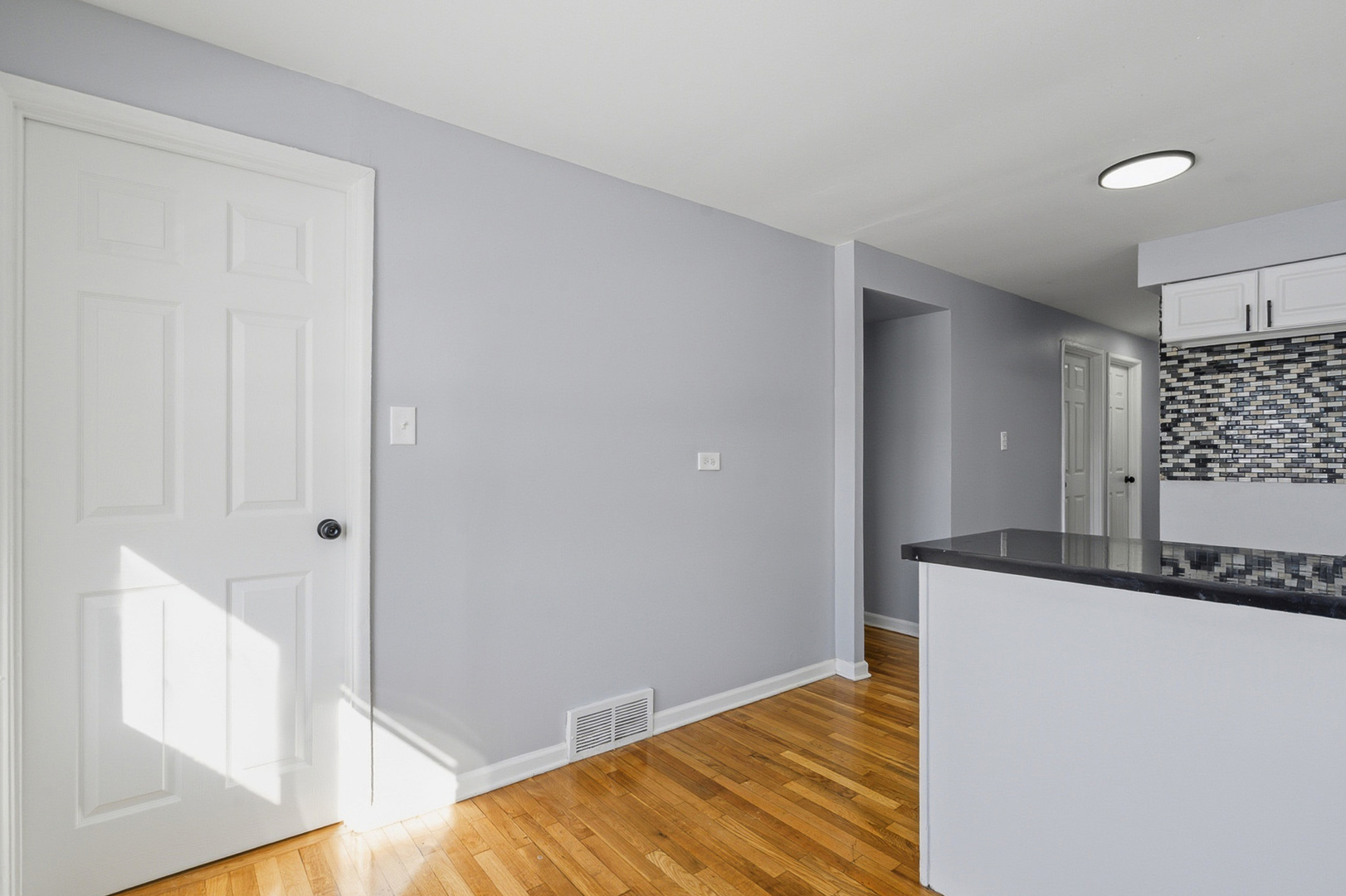 11610 South Aberdeen Street Chicago, IL 60643 - Photo 5 of 31