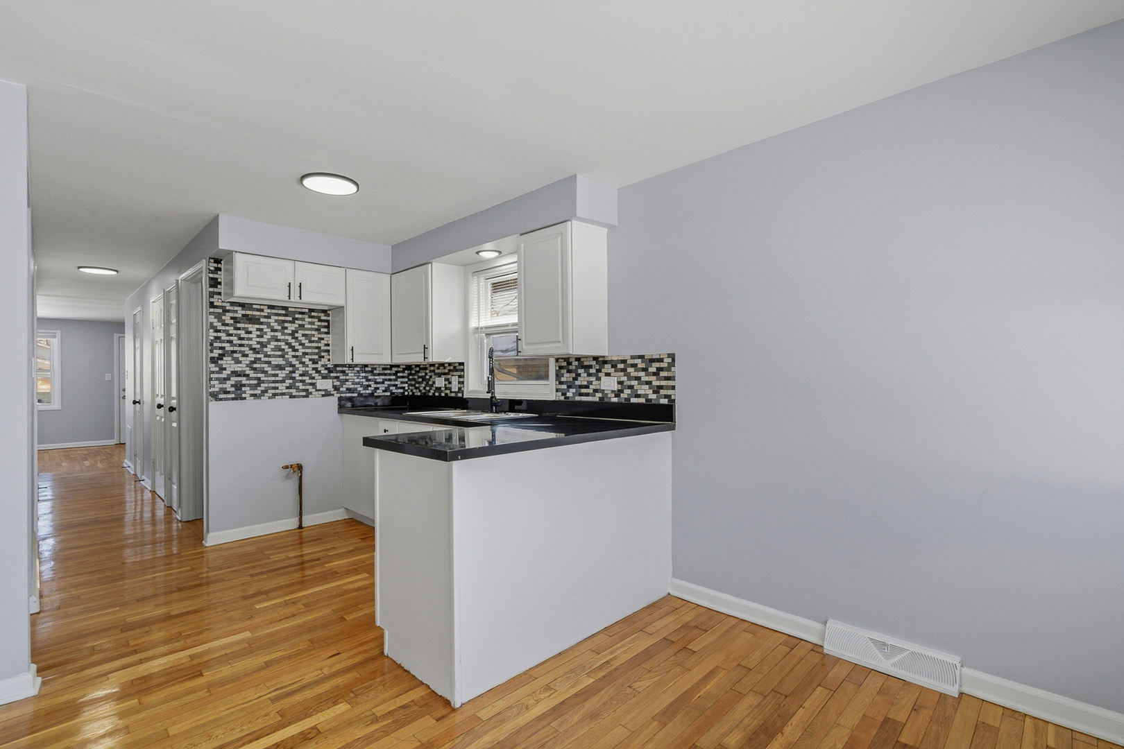 11610 South Aberdeen Street Chicago, IL 60643 - Photo 6 of 31