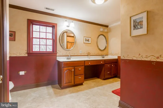 a view of an ocean and a building