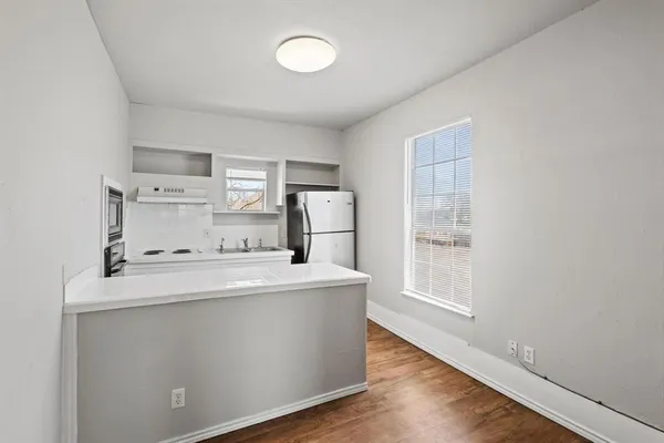 $299,999 | 913 West Chestnut Street, Denison, TX 75020