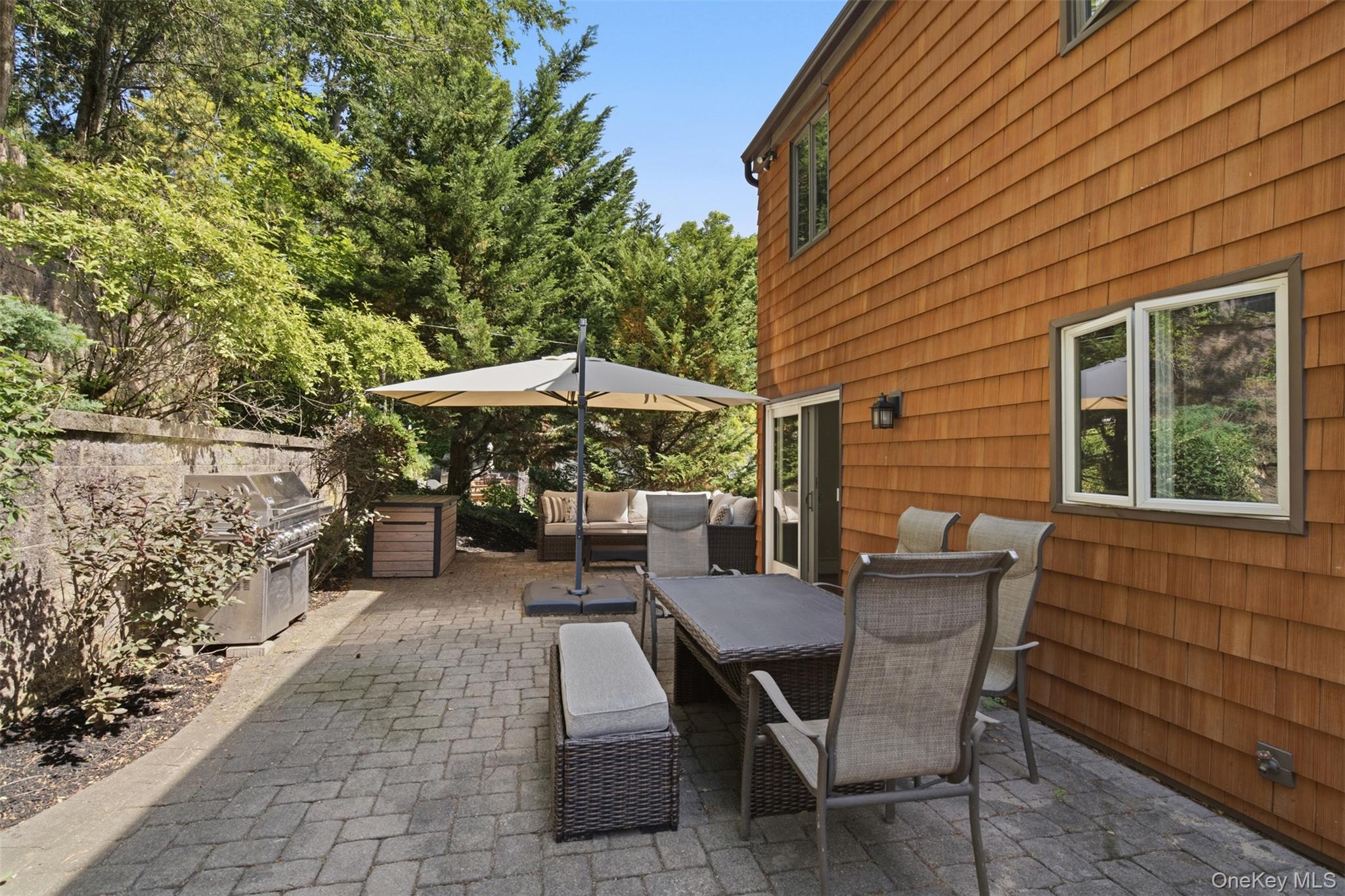 29 Vineyard Road Huntington, NY 11743 - Photo 31 of 35