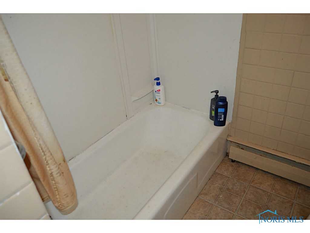 5353 Rowland Road Toledo, OH 43613 - Photo 7 of 20 Gallery Image 7