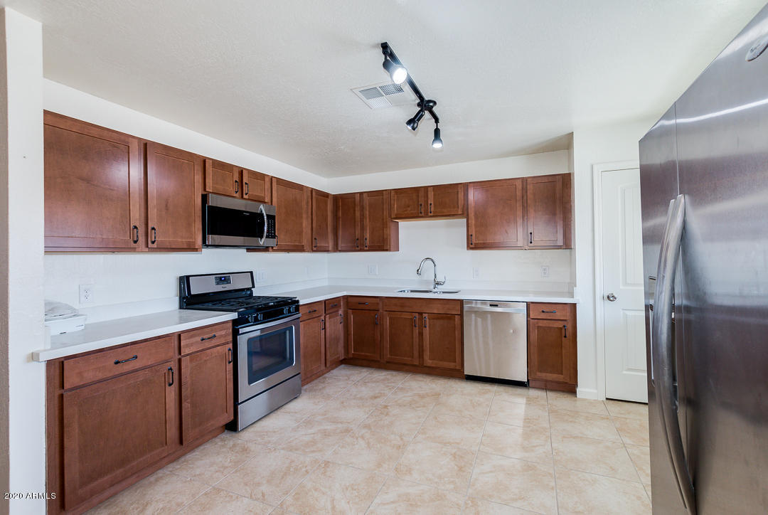 3944 West Rovey Avenue Phoenix, AZ 85019 - Photo 11 of 37 11-Rovey