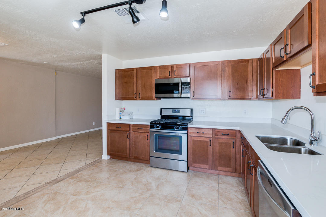 3944 West Rovey Avenue Phoenix, AZ 85019 - Photo 12 of 37 12-Rovey