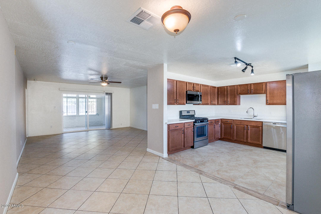 3944 West Rovey Avenue Phoenix, AZ 85019 - Photo 13 of 37 13-Rovey
