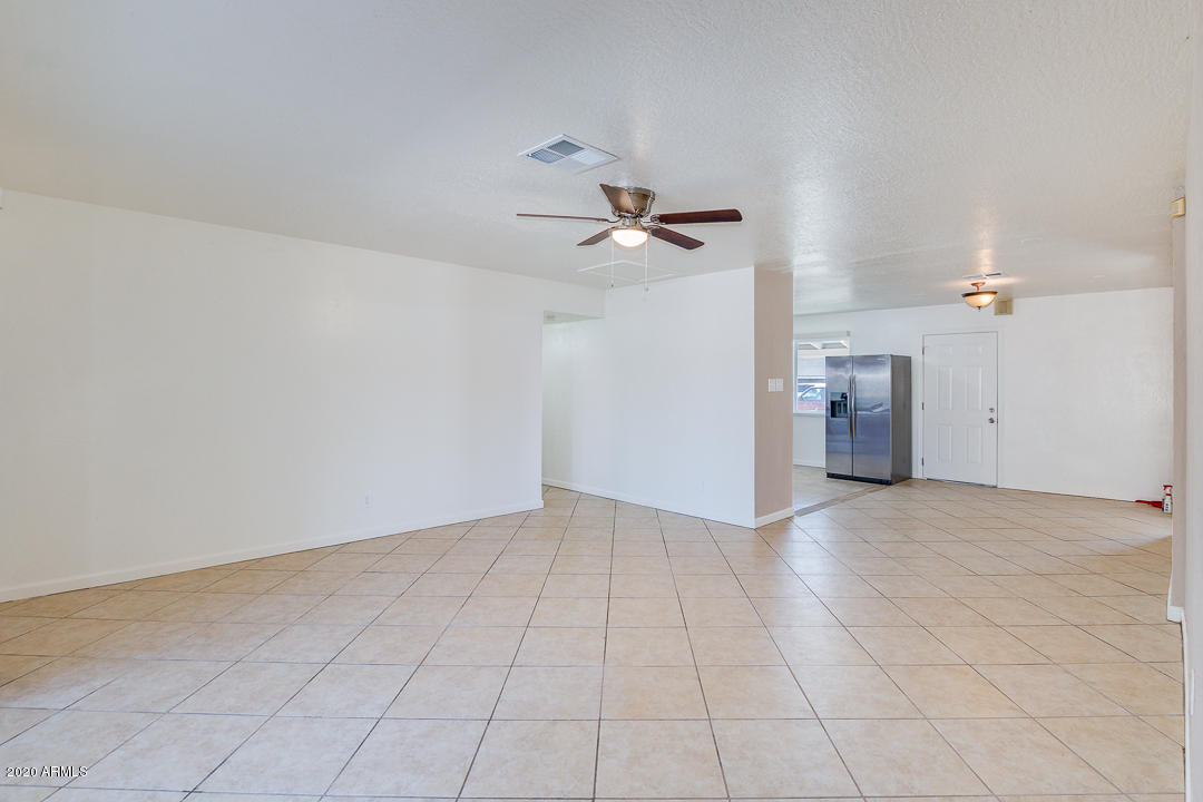 3944 West Rovey Avenue Phoenix, AZ 85019 - Photo 7 of 37 07-Rovey