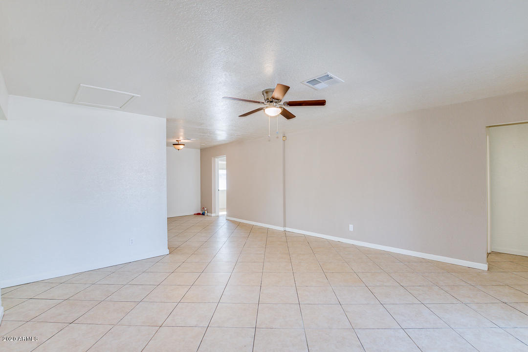 3944 West Rovey Avenue Phoenix, AZ 85019 - Photo 8 of 37 08-Rovey