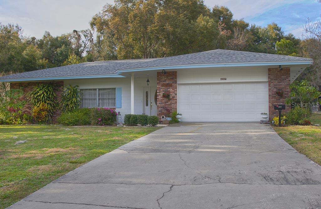2009 Spring Lake Road Fruitland Park, FL 34731 - Photo 1 of 1 Exterior Front