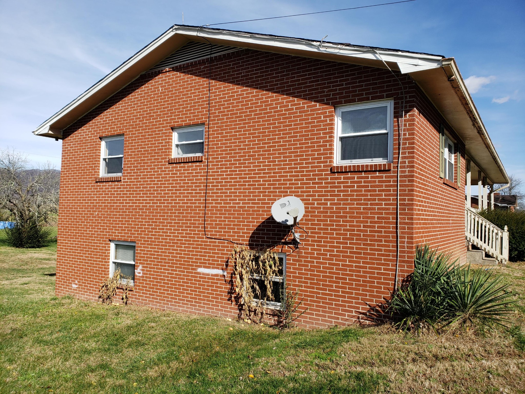 564 Town Creek Road Speedwell, TN 37870 - Photo 3 of 18 Gallery Image 3