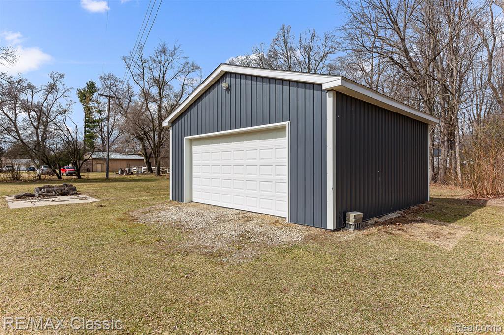 44020 Harris Road Belleville, MI 48111 - Photo 5 of 56