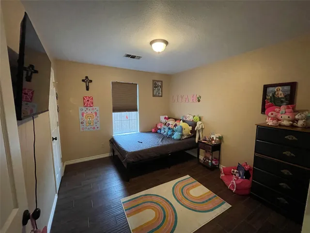 $1,800 | 940 East Guadalupe Street, La Grange, TX 78945