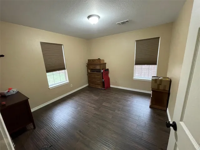 $1,800 | 940 East Guadalupe Street, La Grange, TX 78945